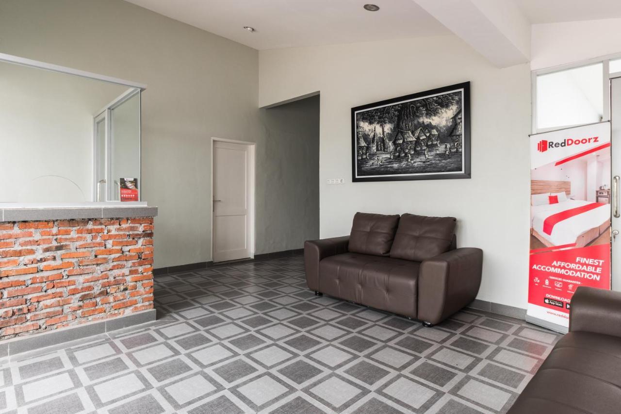 Reddoorz Plus Near Rs Usu Medan 2 Екстериор снимка