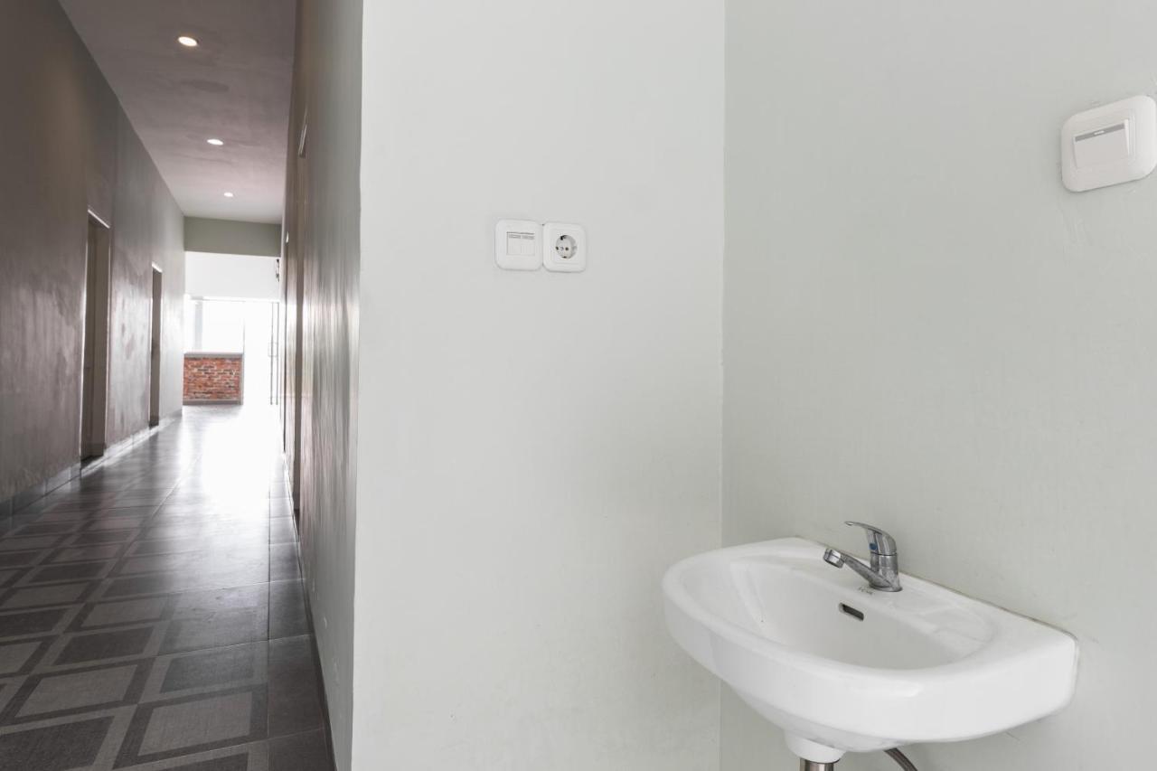 Reddoorz Plus Near Rs Usu Medan 2 Екстериор снимка
