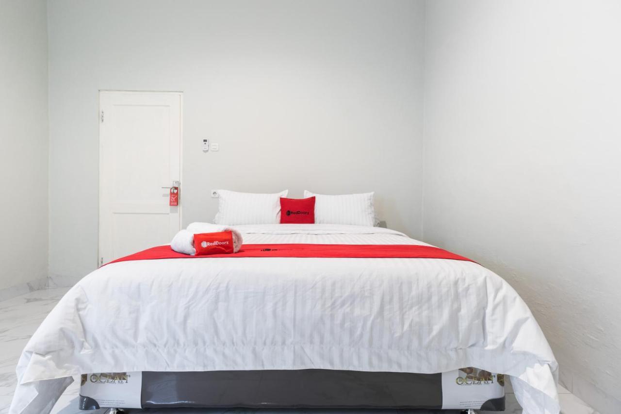 Reddoorz Plus Near Rs Usu Medan 2 Екстериор снимка